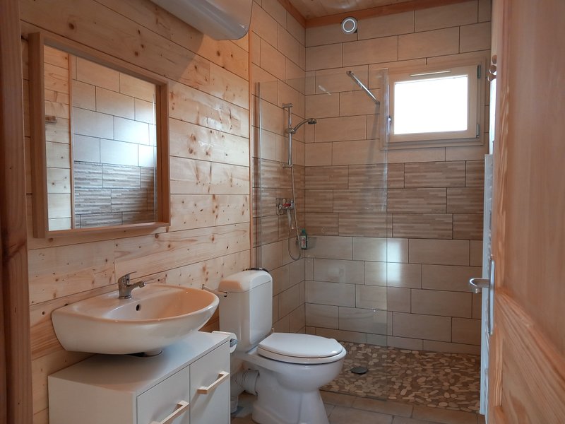 Hébergement AbracadaRoom : Chalet "Douglas" vue sur lac - Image 4