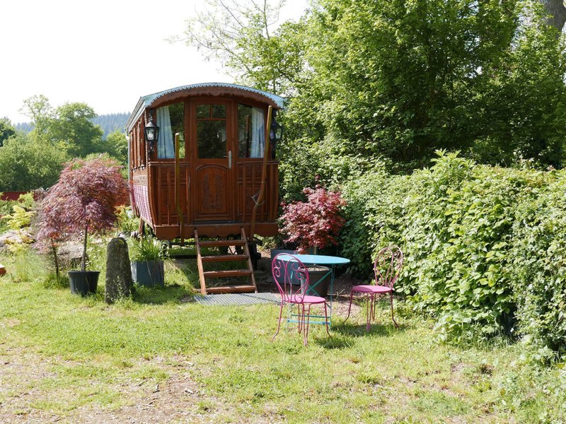 Hébergement AbracadaRoom : La Roulotte de Coco & Spa - Image 4