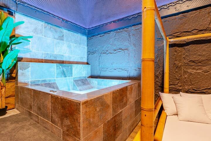 Hébergement AbracadaRoom : GAÏA • Filet suspendu, spa et suite privative - Image 8