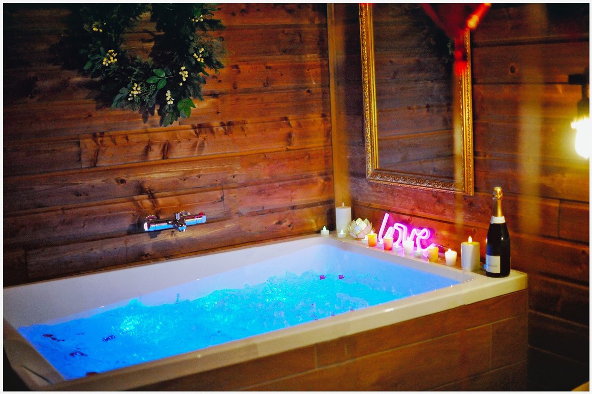 Chalet Romantique, SPA XXL, CINÉMA PRIVÉ, 5 min du centre à Bourgoin Jallieu (2)