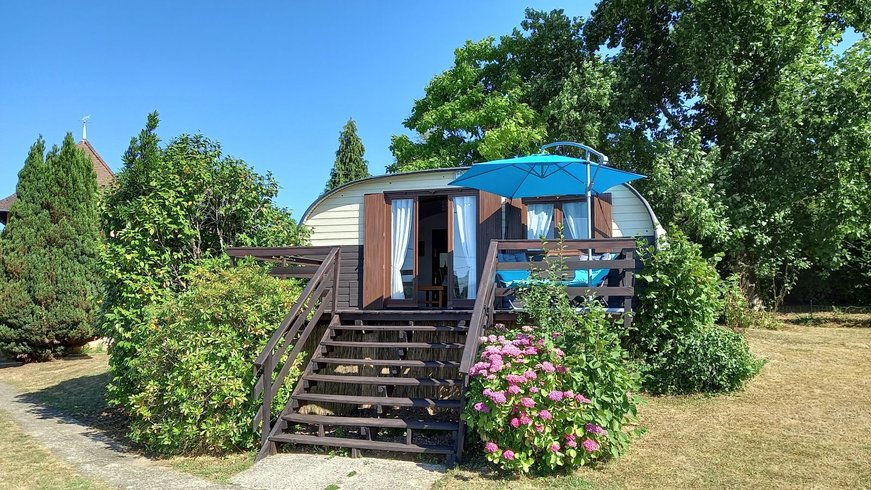 Hébergement AbracadaRoom : L'insolite Tonneau Creusois des années 70 - Image 1