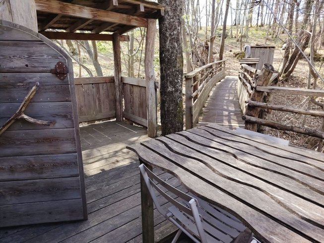 Hébergement AbracadaRoom : Cabane Charrette – Dormir perché à 9m, praticable en fauteuil - Image 8