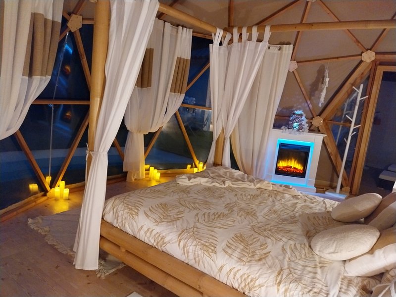 Hébergement AbracadaRoom : "M"ANON-Dôme Géodésique, piscine, spa et sauna. - Image 9