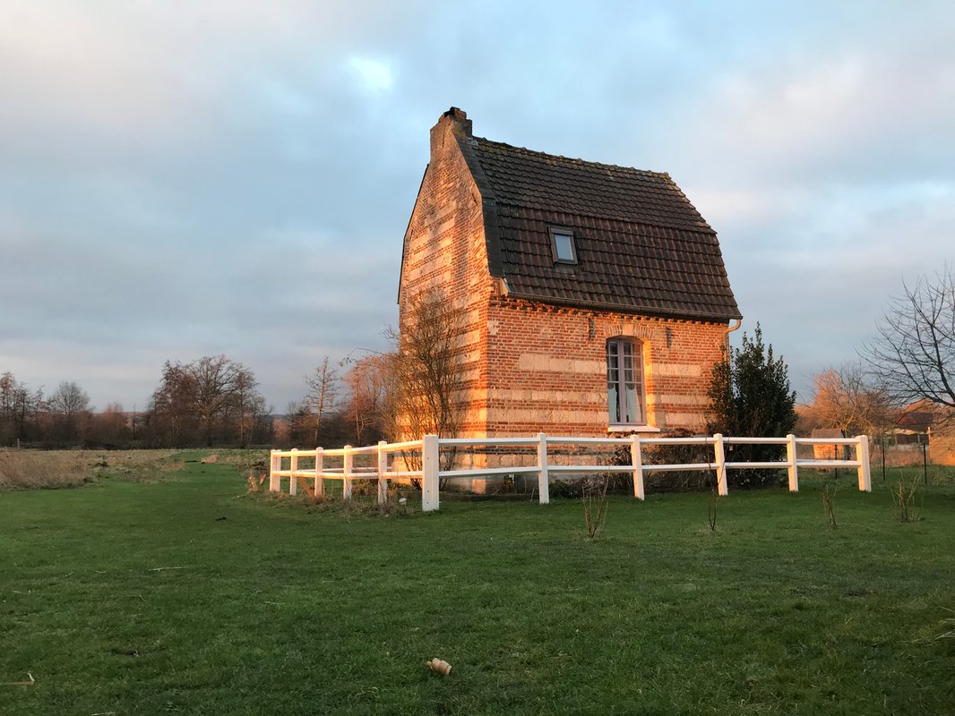 La Maisonnette de poupée avec cheminée, Vue Nature & Vélos à Epagne Epagnette (8)