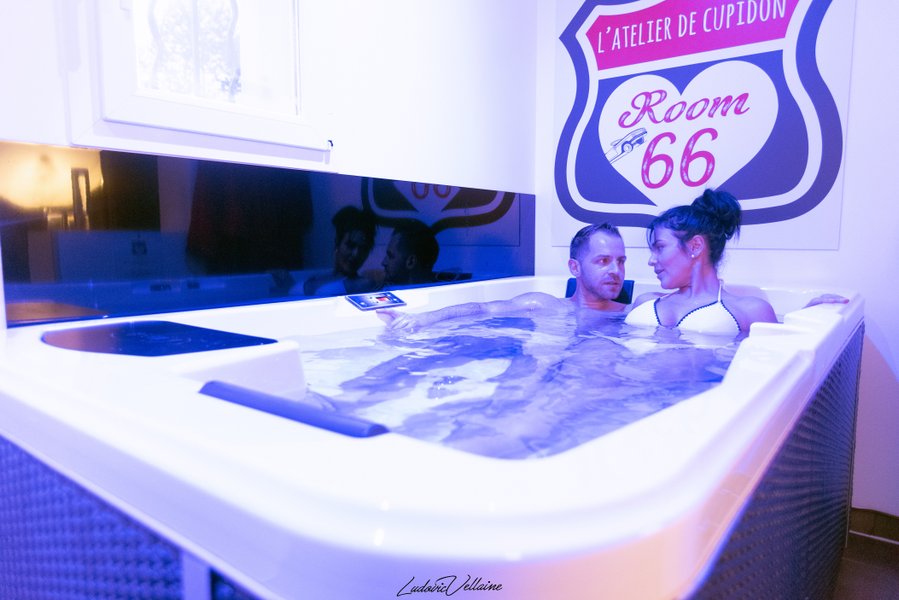 Hébergement AbracadaRoom : Love Room 66 & Spa - Image 6