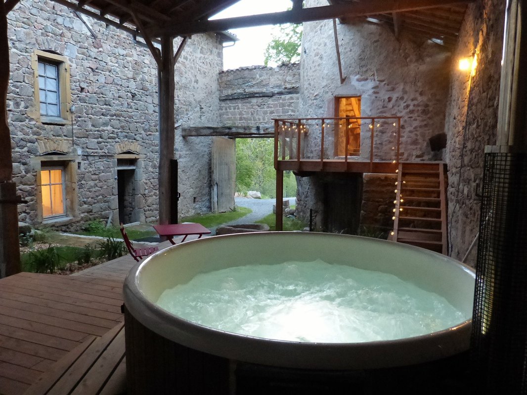 La Tour du Canet & Spa à Longessaigne (1)