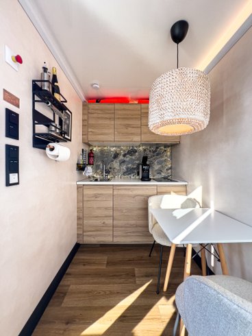 Hébergement AbracadaRoom : Suite flottante Supérieure Lit king-size Balnéo transparente Sauna et rooftop - Image 13