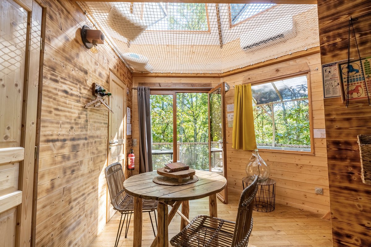Cabane avec spa "Cocoon" à Lamothe-Fénelon (8)