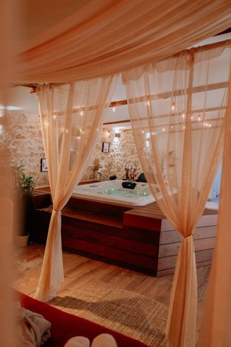 Hébergement AbracadaRoom : Le Baldaquin § SPA § Sauna - Image 15