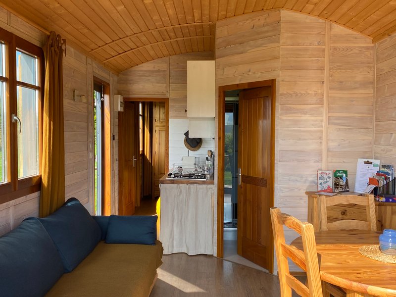 Hébergement AbracadaRoom : La roulotte du verger - Image 5