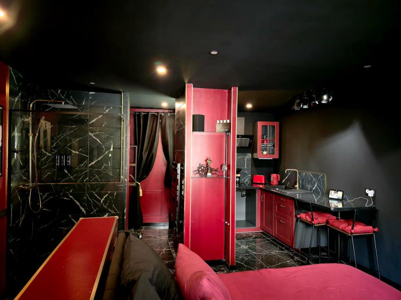 Hébergement AbracadaRoom : Movie-room  - Cinéma privé Centre ville & King size - Image 2