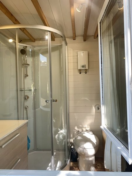 Hébergement AbracadaRoom : Chalet au bord de l’eau et des chevaux - Image 11