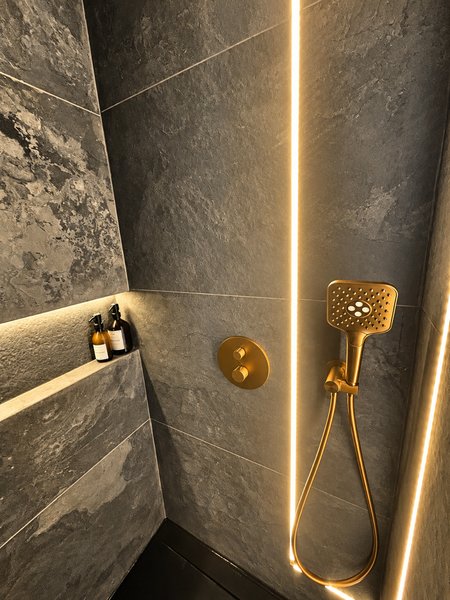 Hébergement AbracadaRoom : Suite Refuge • Écrin de luxe & bain nordique au bord du canal - Image 7