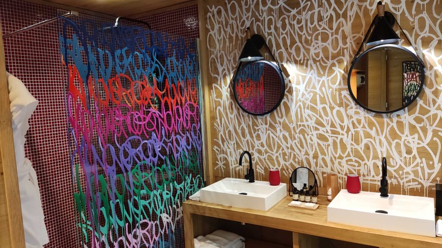 Hébergement AbracadaRoom : Suite Arty + « JungOne » & Spa - Image 9