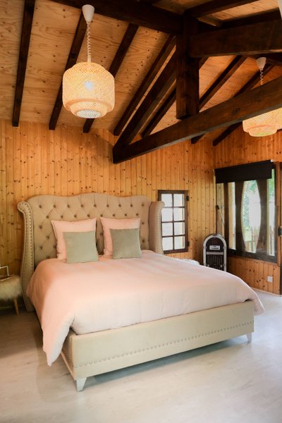 Hébergement AbracadaRoom : Chalet Romantique & Spa - Image 9