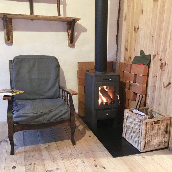 Hébergement AbracadaRoom : Petite cabane en terre-paille - Image 9