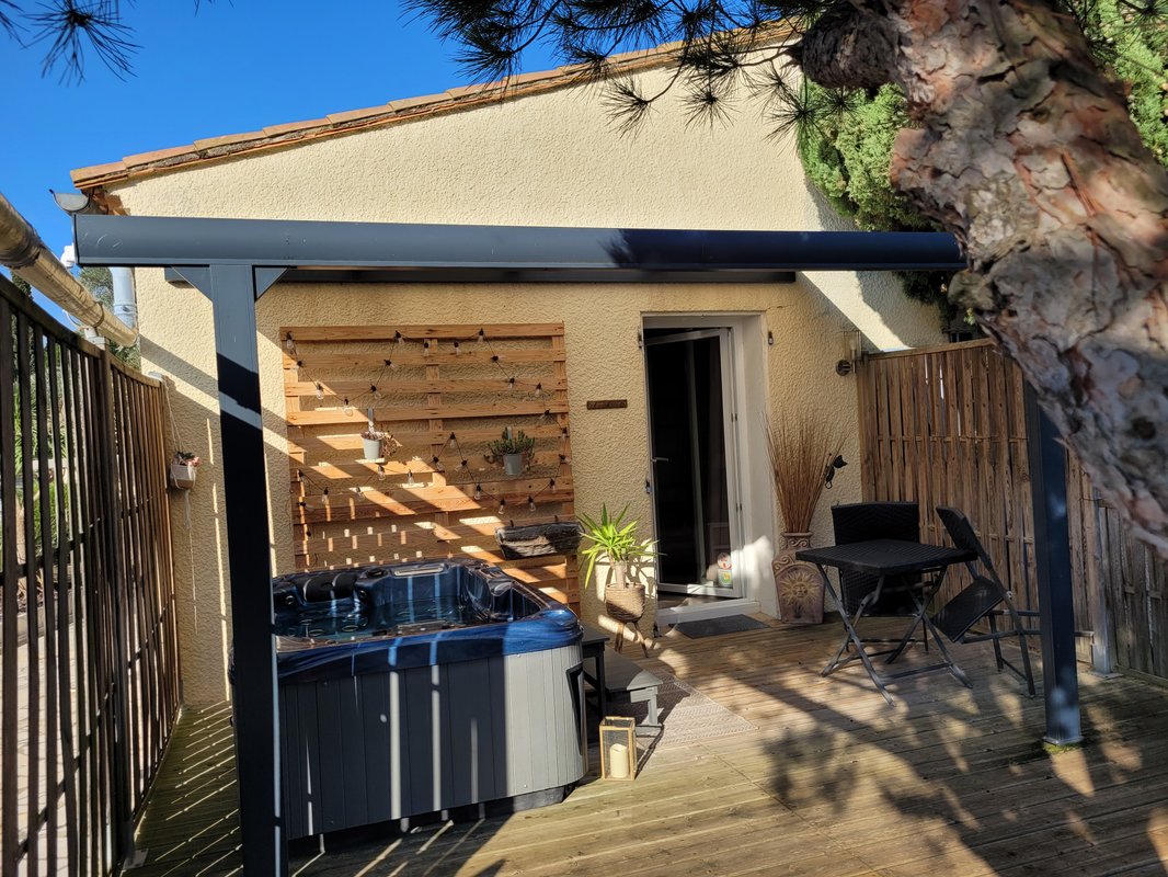 Le Mas Blanc & Spa à Malves-En-Minervois (1)