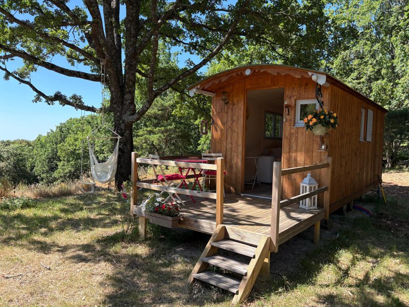 Hébergement AbracadaRoom : La Bignone, Roulotte & Spa partagé - Image 11