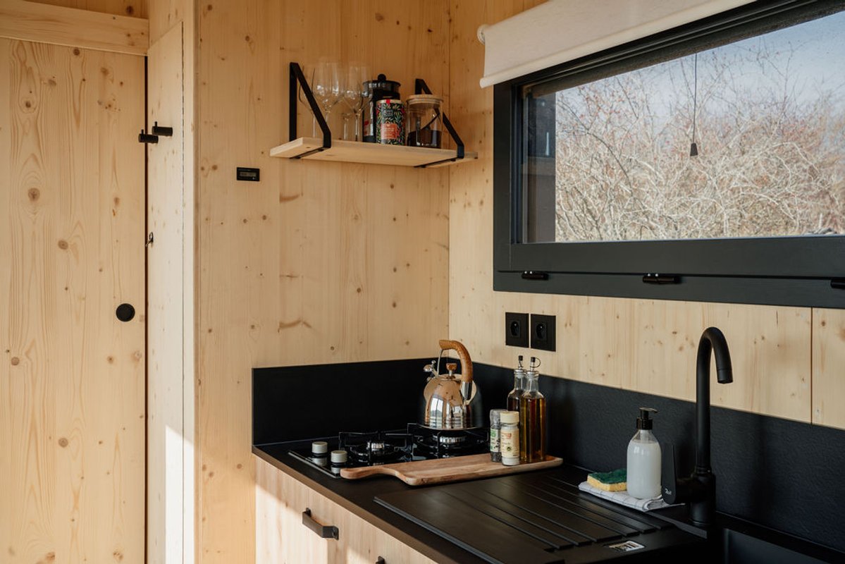 Parcel Tiny House - montagnes et vignes dans l'AOC du Bugey à Revonnas (6)