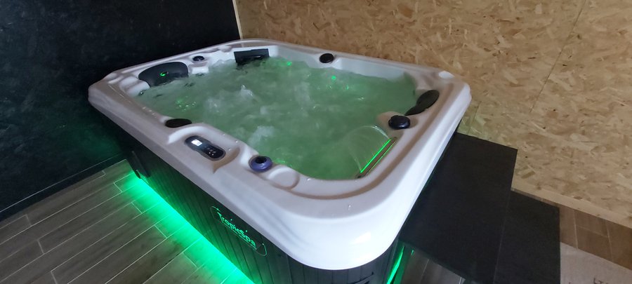 Hébergement AbracadaRoom : "F"anny - Wigwam, piscine & spa - Image 24