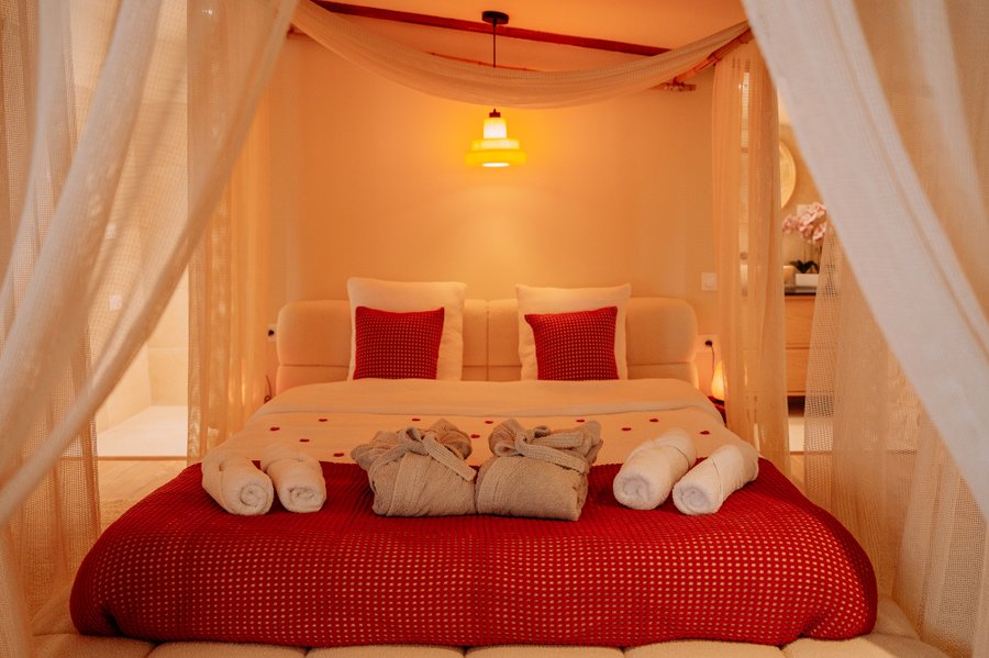 Hébergement AbracadaRoom : Le Baldaquin § SPA § Sauna - Image 8
