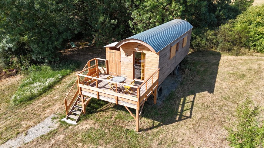 Hébergement AbracadaRoom : La grande roulotte de Pitoué - Image 1