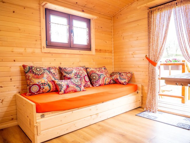 Hébergement AbracadaRoom : Roulotte Les Mésanges — Bohème Roumaine - Image 12