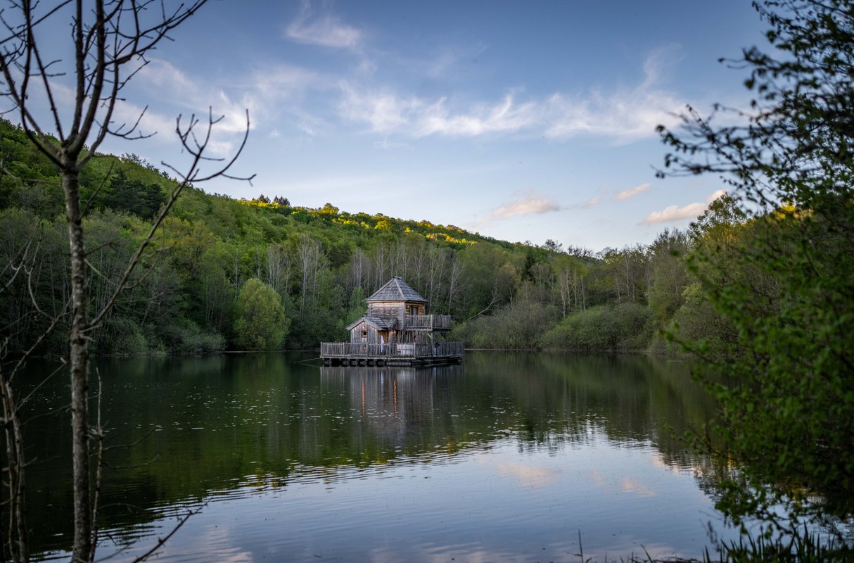 Cabane flottante Spa - Martin pêcheur à Vernois Les Vesvres (43)