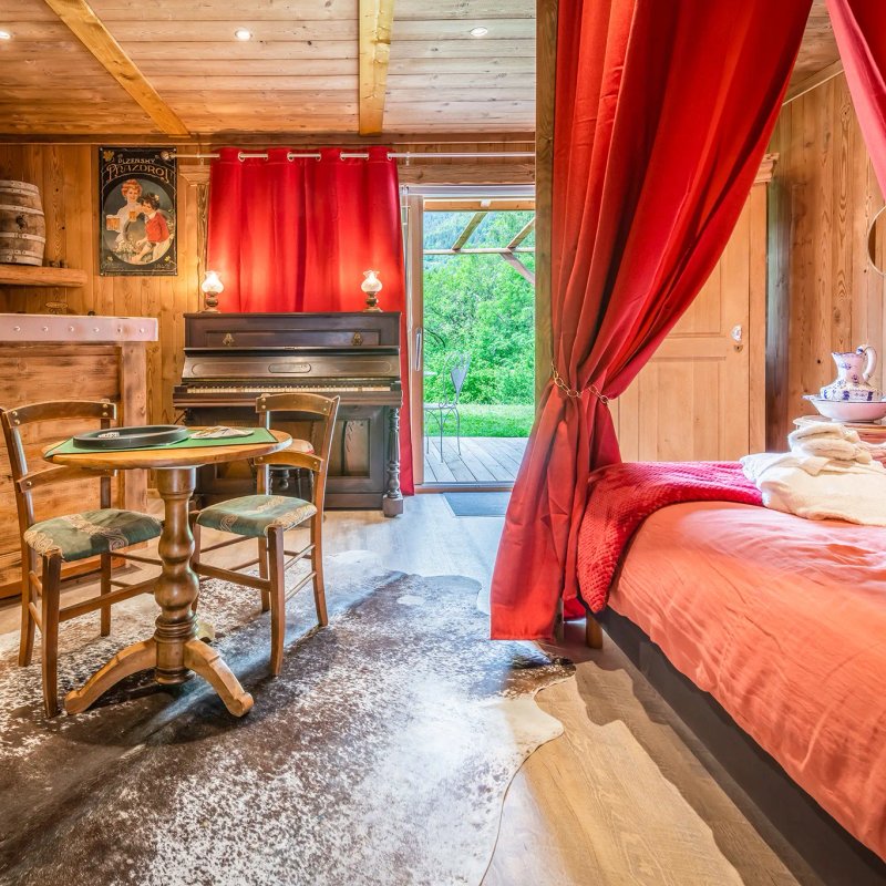 Cabane Le Saloon & Spa à Le Biot (13)