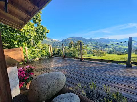 Hébergement AbracadaRoom : Refuge insolite avec vue panoramique - Image 13