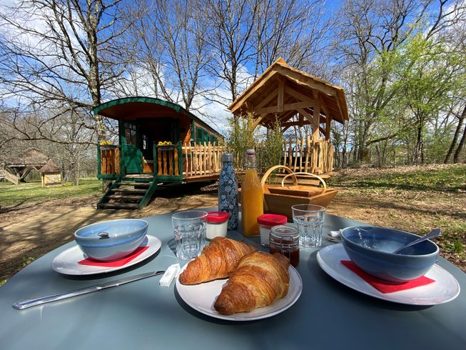 Hébergement AbracadaRoom : Roulotte Spa de Charme - Image 10