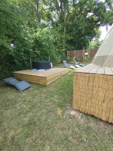 Hébergement AbracadaRoom : Le Tipi de L'Orée des 4 chemins & Spa - Image 12
