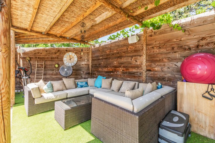 Hébergement AbracadaRoom : Hébergement Tonneau Prestige et sa piscine - Image 11