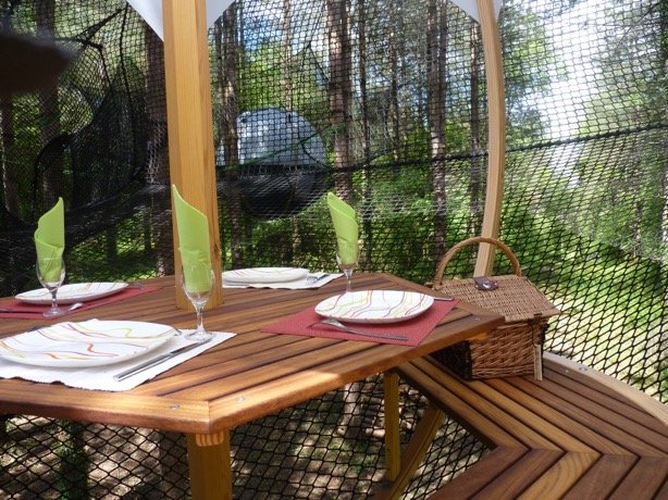 Nids_Suspendus_Nids_du_bearn_repas_suspendu_sejour_insolite_abracadaroom