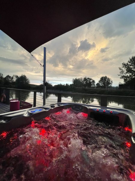 Hébergement AbracadaRoom : Lodge Duo Flottant Les Preuses Spa et sauna privé - Image 2