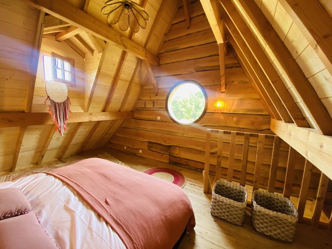 Hébergement AbracadaRoom : Le Repaire du dragon, château féérique avec SPA - Image 11