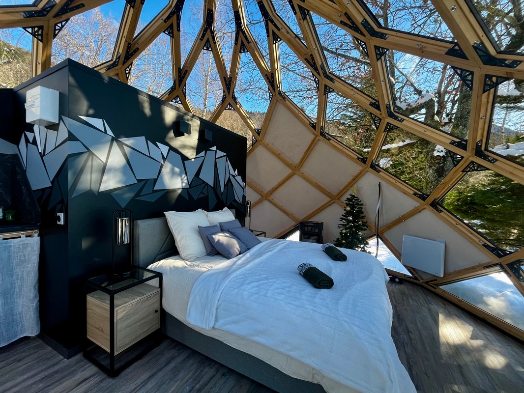 Zome jacuzzi et sauna privatif à Saint-Martin-D'uriage (3)