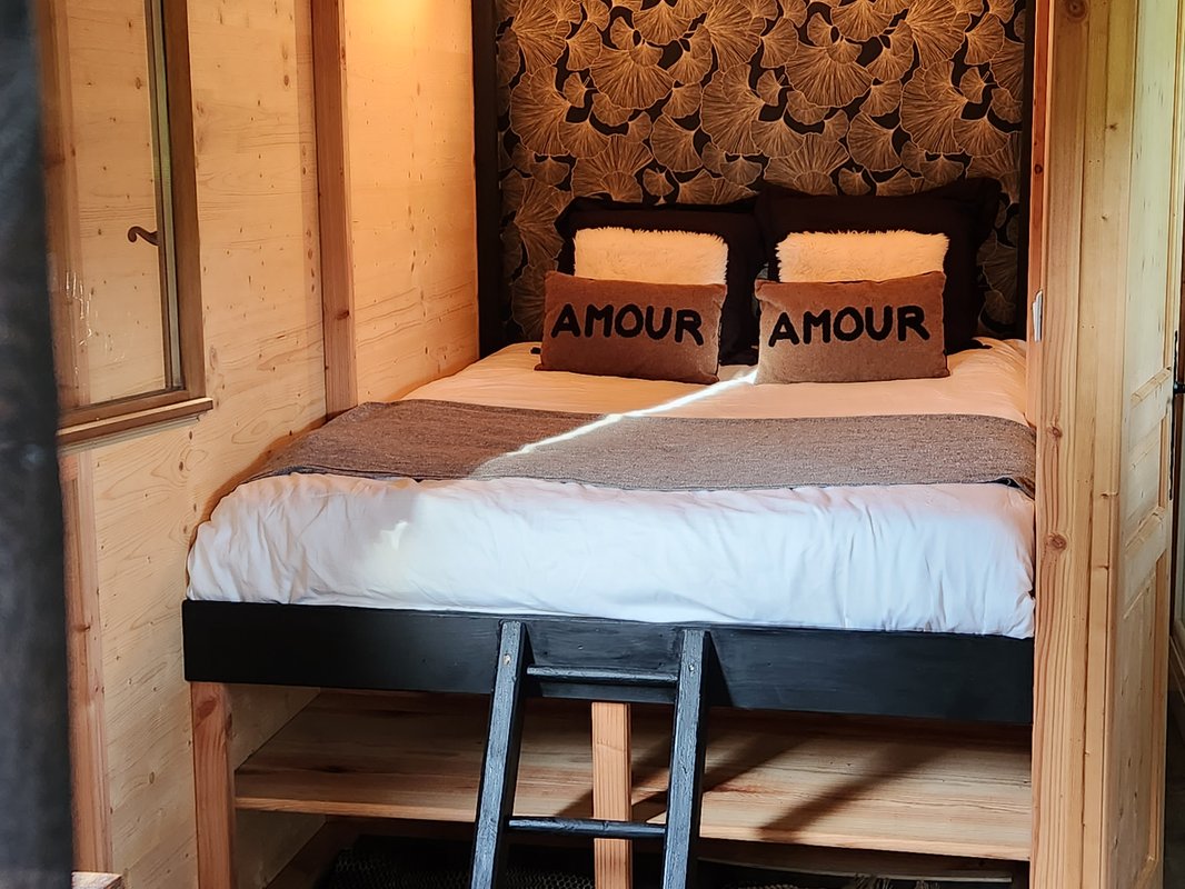 La Roulotte & spa à Saint-Jean-D'elle (5)