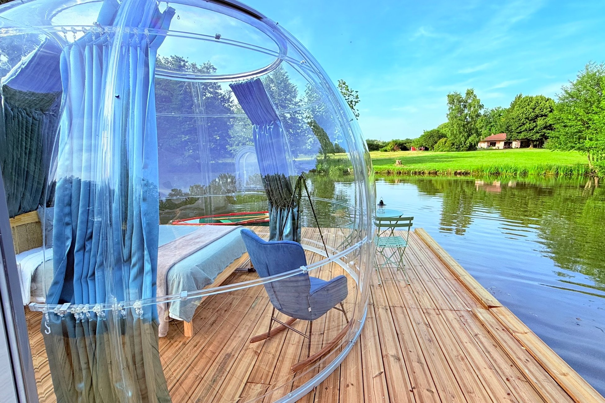 Hébergement UnicStay : La Bulle sur l'eau à Santranges