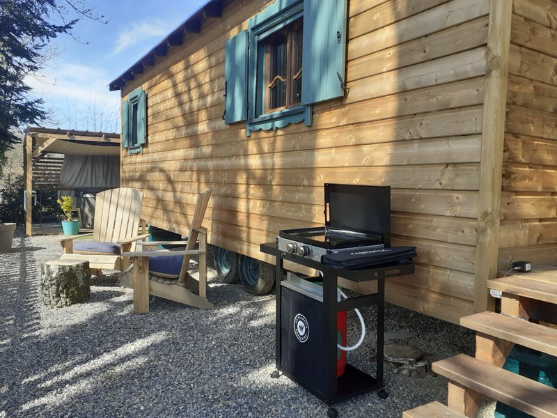 Hébergement AbracadaRoom : La Roulotte qui chuchote &spa - Image 16