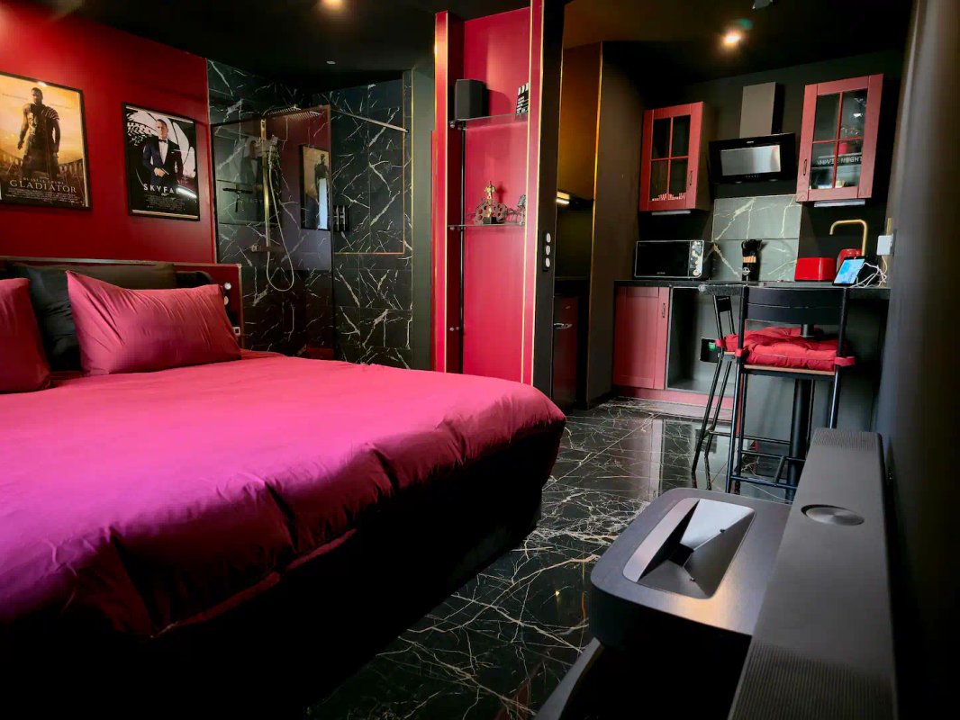 Movie-room  - Cinéma privé Centre ville & King size à Narbonne (1)