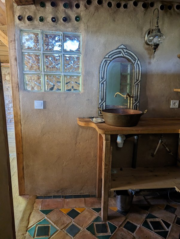Maison organique à la mauvaise herbe à Barjols (11)