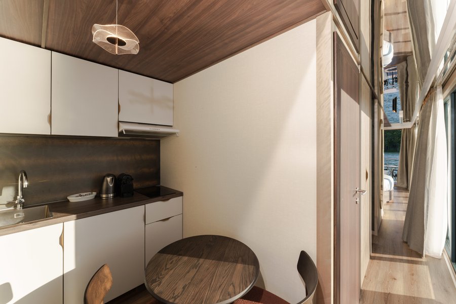 Hébergement AbracadaRoom : Suite flottante Panoramique Lit rond Balnéo Sauna - Image 11