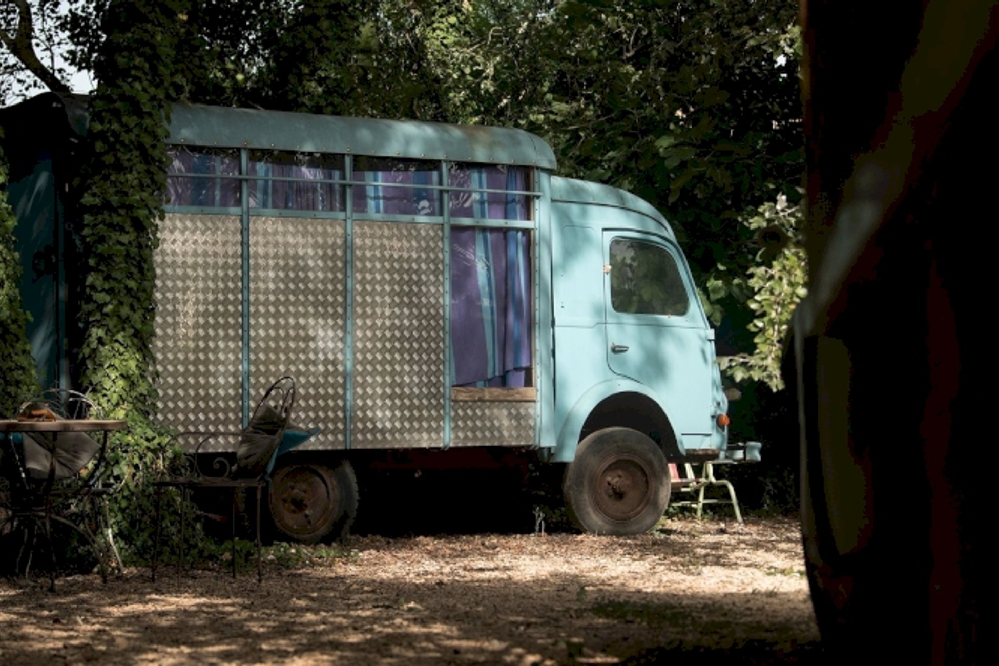 Hébergement UnicStay : Le Truck-Lodge le GOELETTE - Spa à Saint-Andiol
