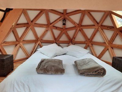 Hébergement AbracadaRoom : Dôme  toile et bois - pour une nuit "presque" à la belle étoile ! - Image 1