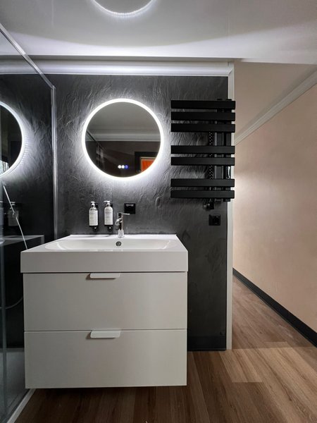 Hébergement AbracadaRoom : Suite flottante Supérieure Lit king-size Balnéo transparente Sauna et rooftop - Image 10