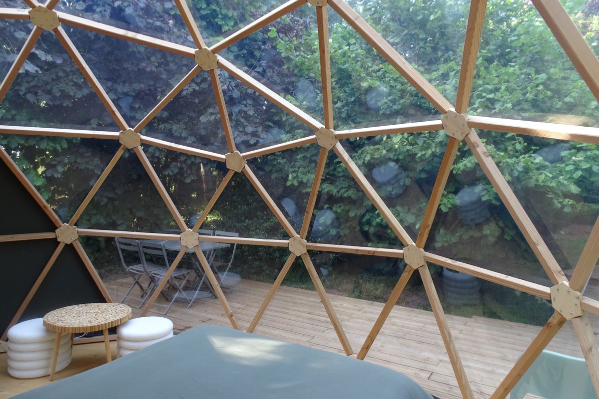 La Bulle Dôme Premium de la Parenthèse Insolite & son bain nordique à Dialan Sur Chaine (27)