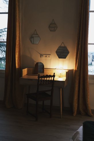 Hébergement AbracadaRoom : Chambre d'hôte Blanche du Château : Notre petite suite - Image 5