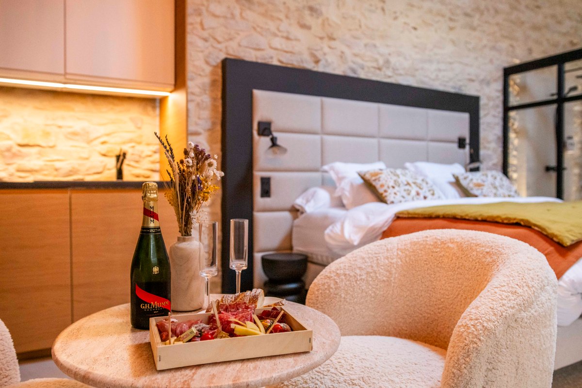 La Grange - Chambre intimiste & spa - Tavel à Tavel (35)