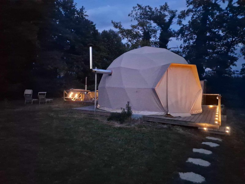 Hébergement AbracadaRoom : Le Grand Dôme et son bain nordique - Image 12